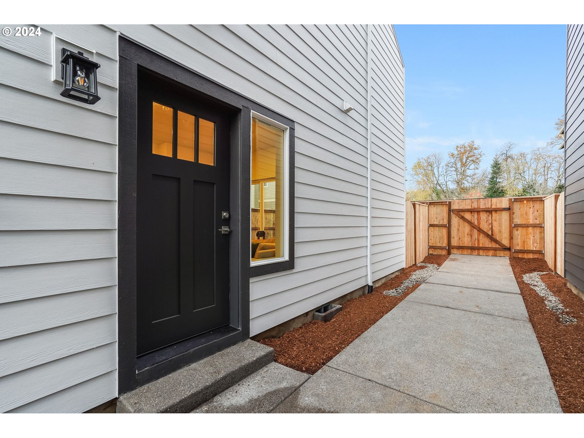 13167 Southwest Carmel Street Tigard, OR 97224 - Photo 11 of 48