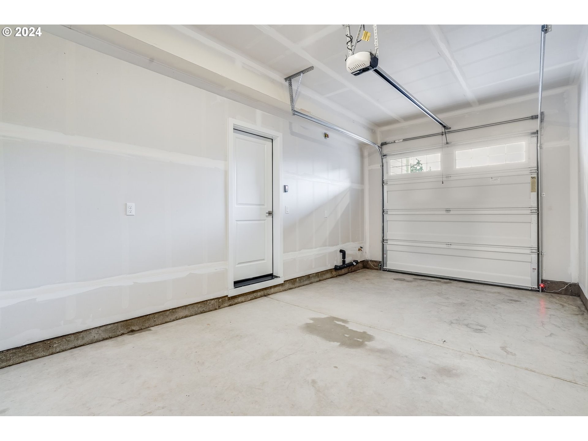 13167 Southwest Carmel Street Tigard, OR 97224 - Photo 15 of 48 a view of an empty room