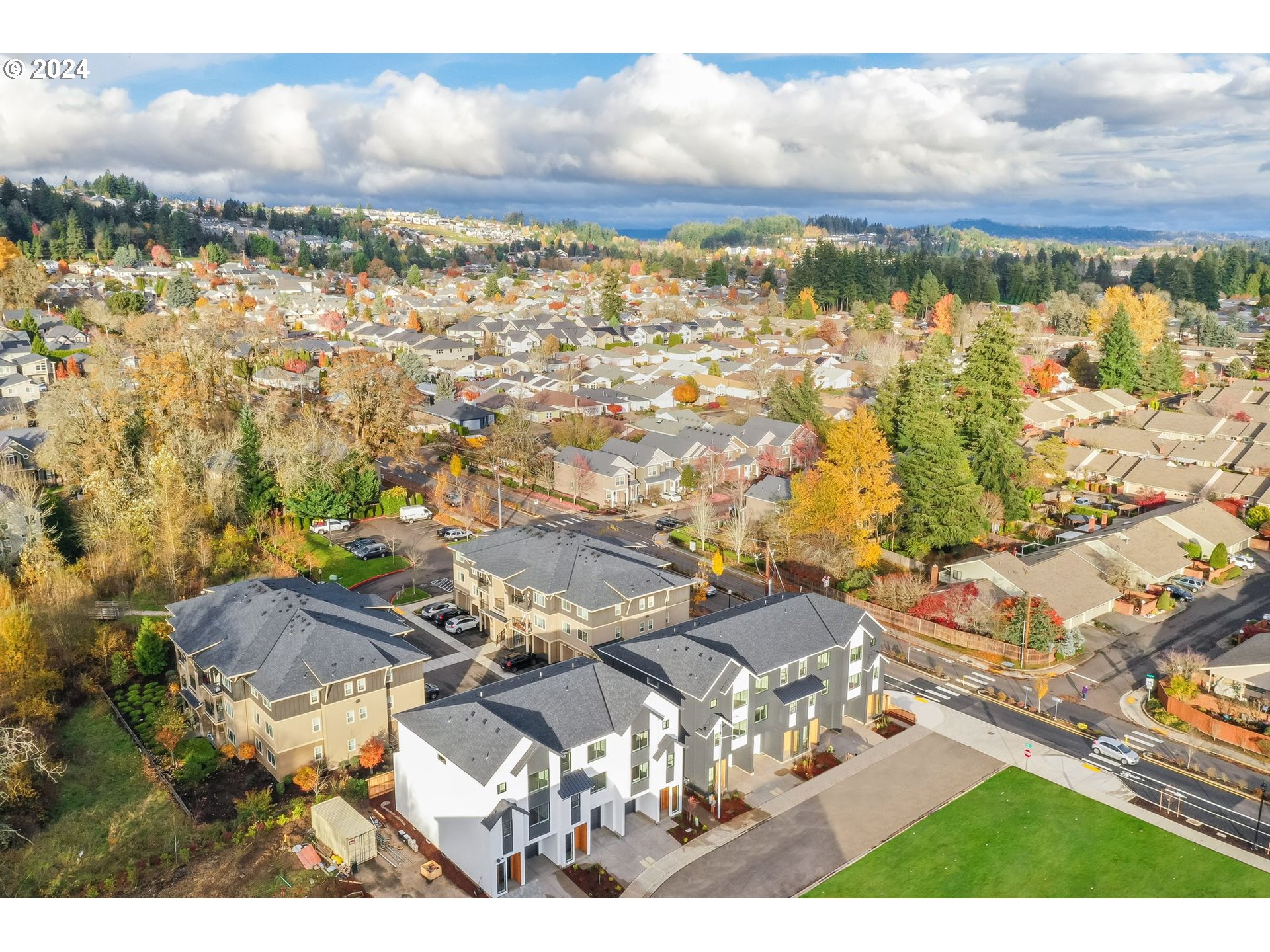 13167 Southwest Carmel Street Tigard, OR 97224 - Photo 39 of 48 a view of city and mountain