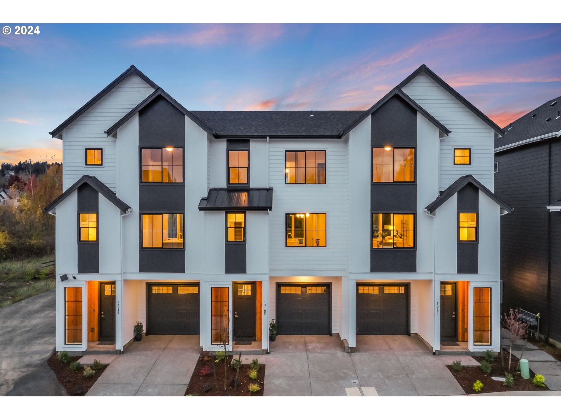 13167 Southwest Carmel Street Tigard, OR 97224 - Photo 4 of 48