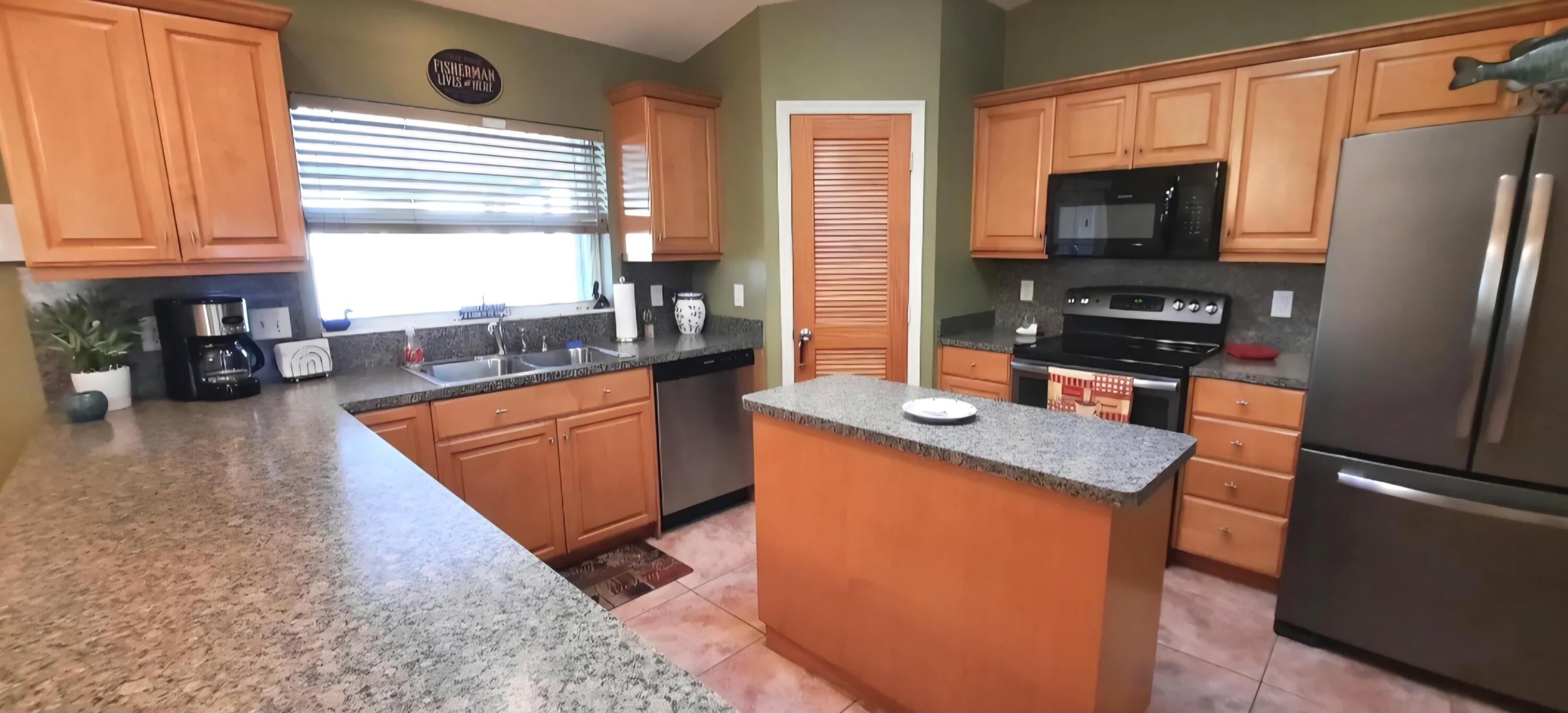 1157 24 Street Okeechobee, FL 34974 - Photo 13 of 46 Screenshot_20260209_142120_realtorcom