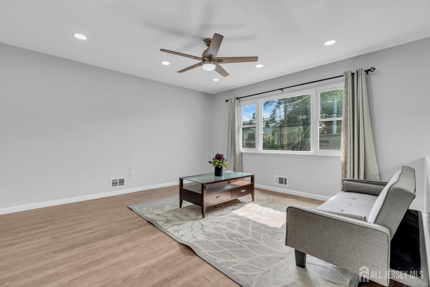 125 Jeff Street Edison, NJ 08837 - Photo 8 of 45