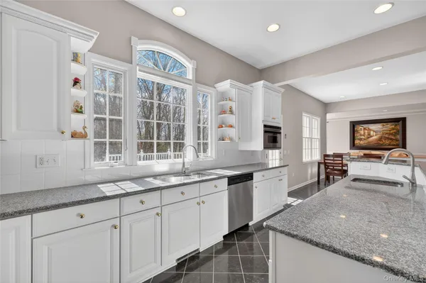 $1,350,000 | 19 Parkview Circle, Carmel, NY 10512