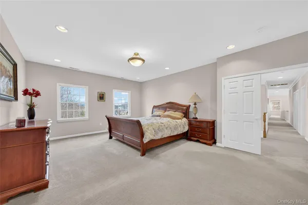 $1,350,000 | 19 Parkview Circle, Carmel, NY 10512