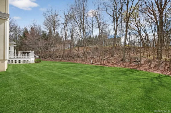 $1,350,000 | 19 Parkview Circle, Carmel, NY 10512