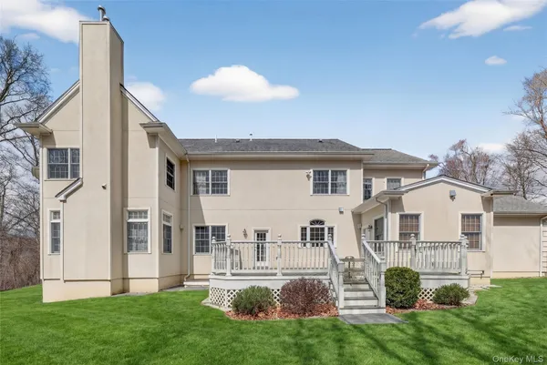 $1,350,000 | 19 Parkview Circle, Carmel, NY 10512