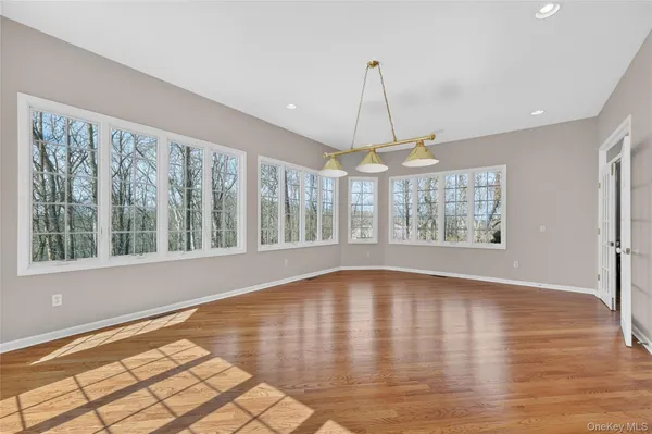 $1,350,000 | 19 Parkview Circle, Carmel, NY 10512