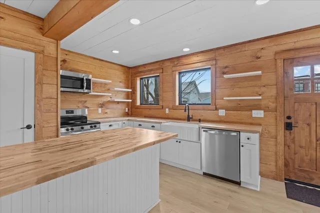 $2,000 | 109 School Street, Enosburg Falls, VT 05450