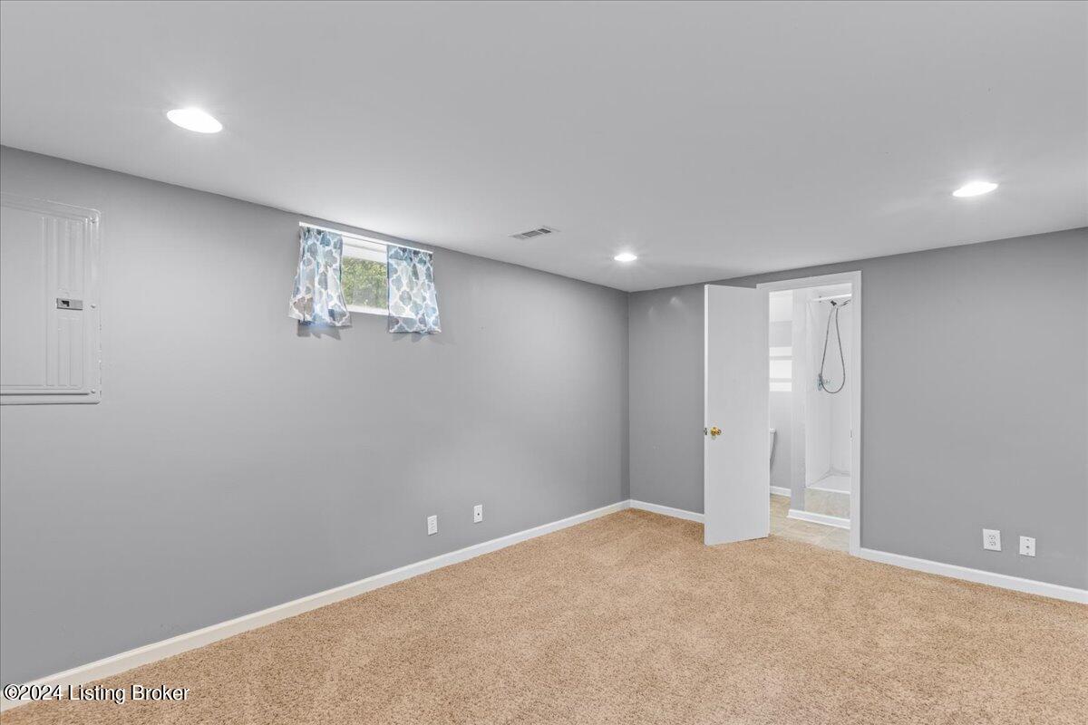 3737 Rouge Way Louisville, KY 40218 - Photo 36 of 46 35-696A2904