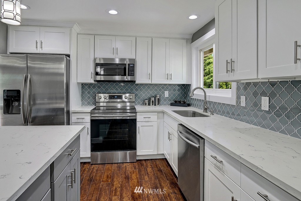 2311 165th Place Southeast Bothell, WA 98012 - Photo 3 of 25 Gallery Image 3