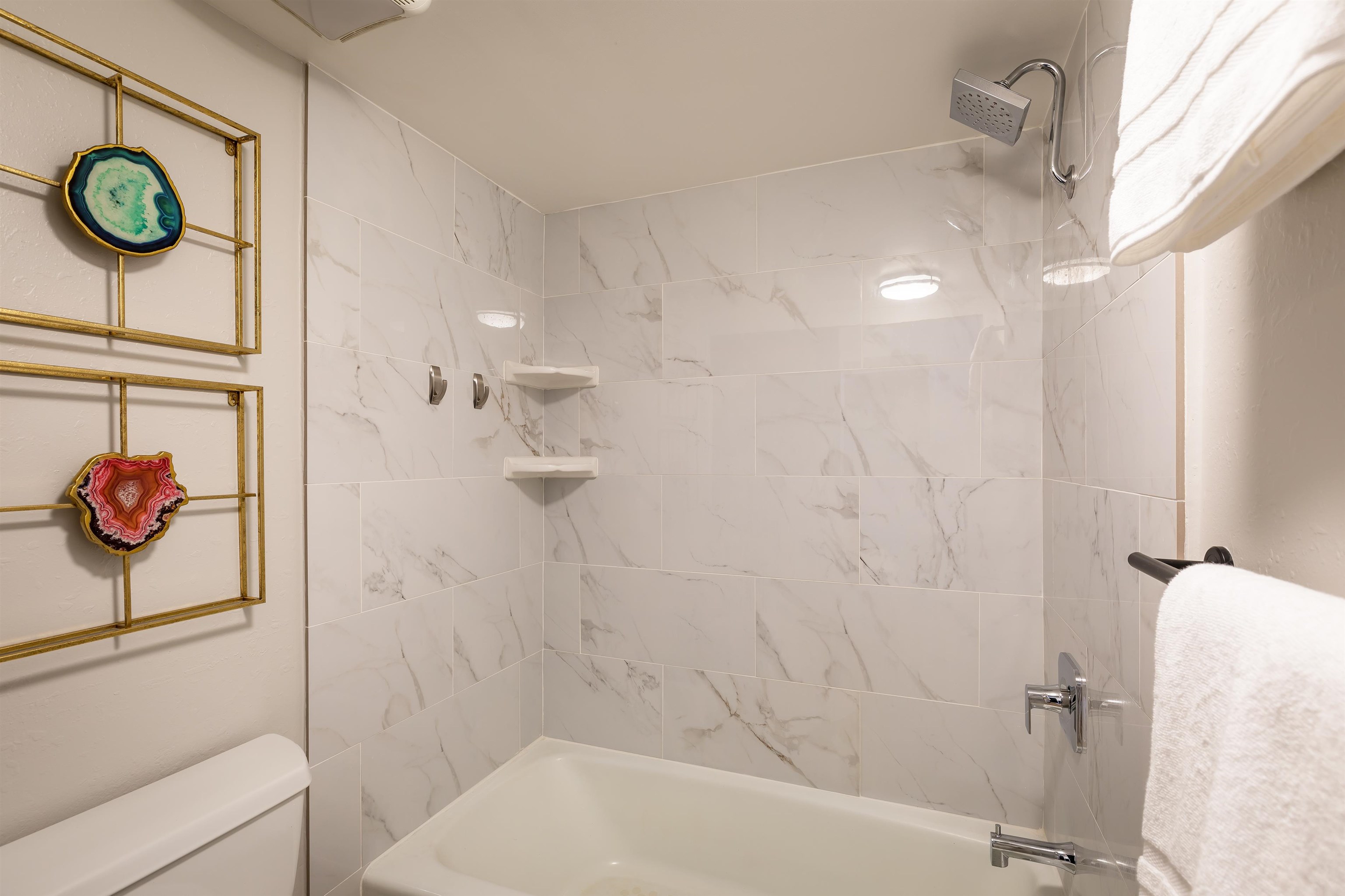 940 South Kihei Road, Unit B309 Kihei, HI 96753 - Photo 16 of 29 a bathroom with a sink and a shower