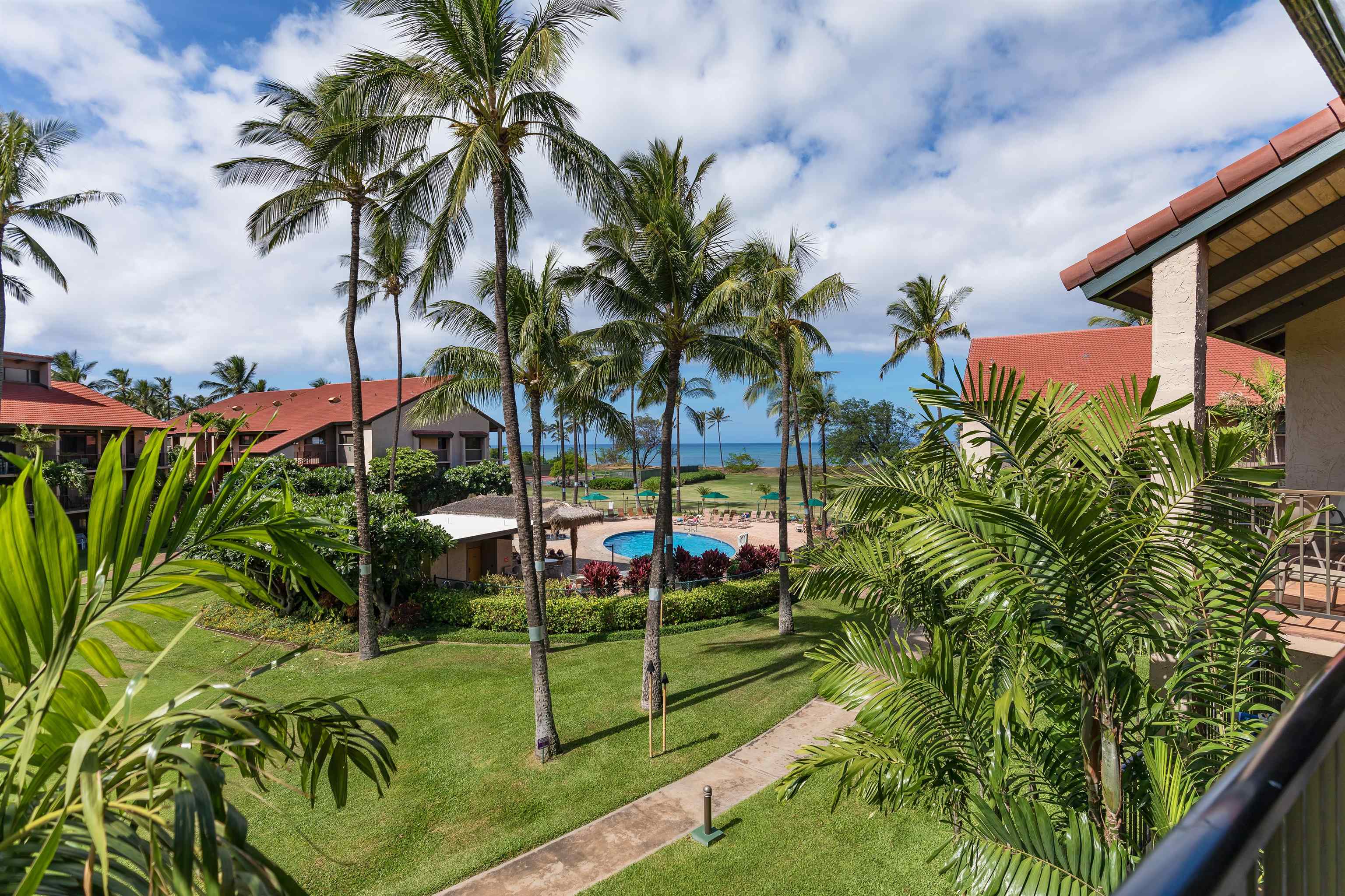 940 South Kihei Road, Unit B309 Kihei, HI 96753 - Photo 7 of 29 a view of a backyard