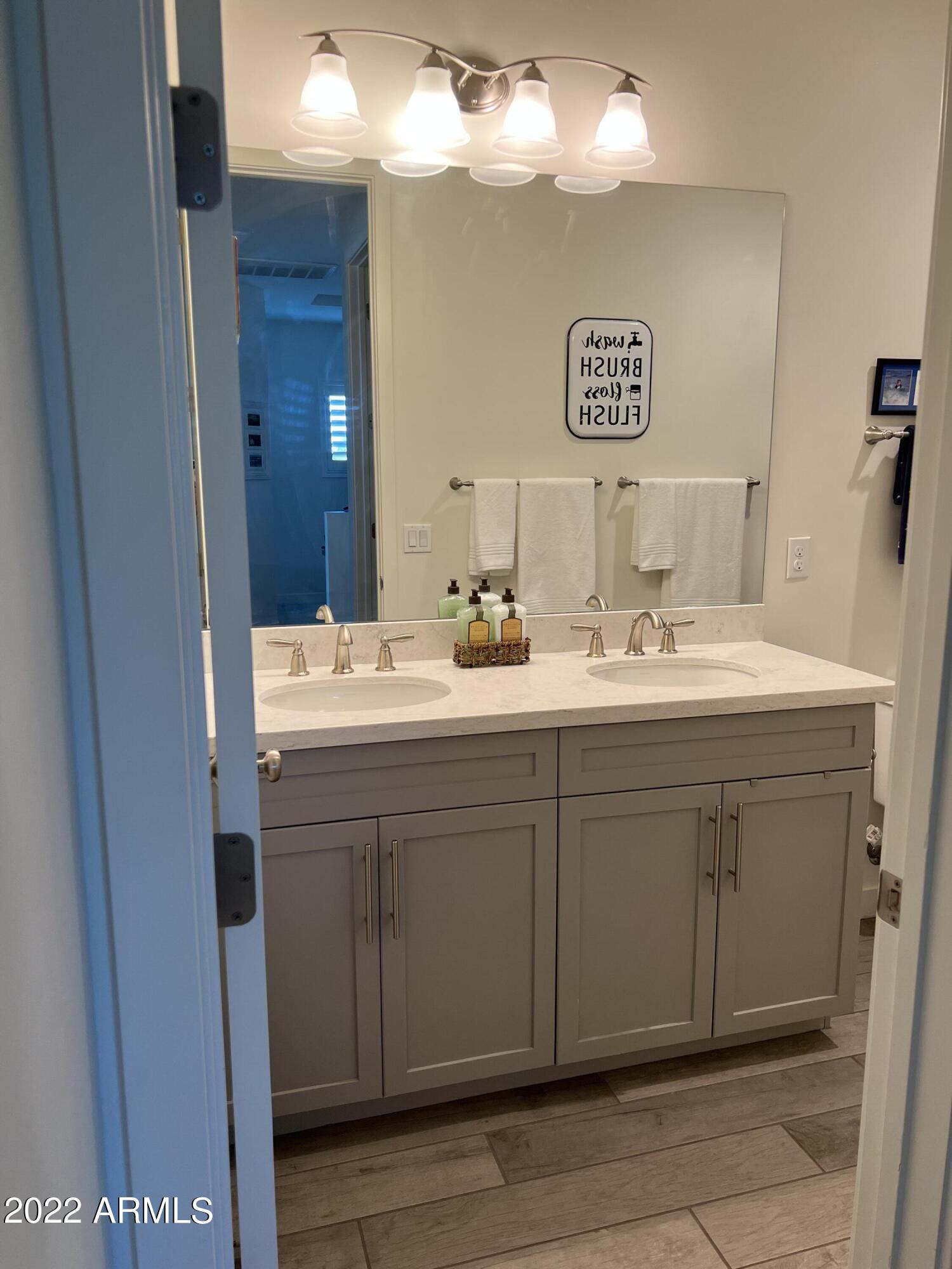 3030 North 38th Street, Unit 120 Phoenix, AZ 85018 - Photo 6 of 19 B5A3B4D5-9D3E-497D-9916-6E4E830EAD10