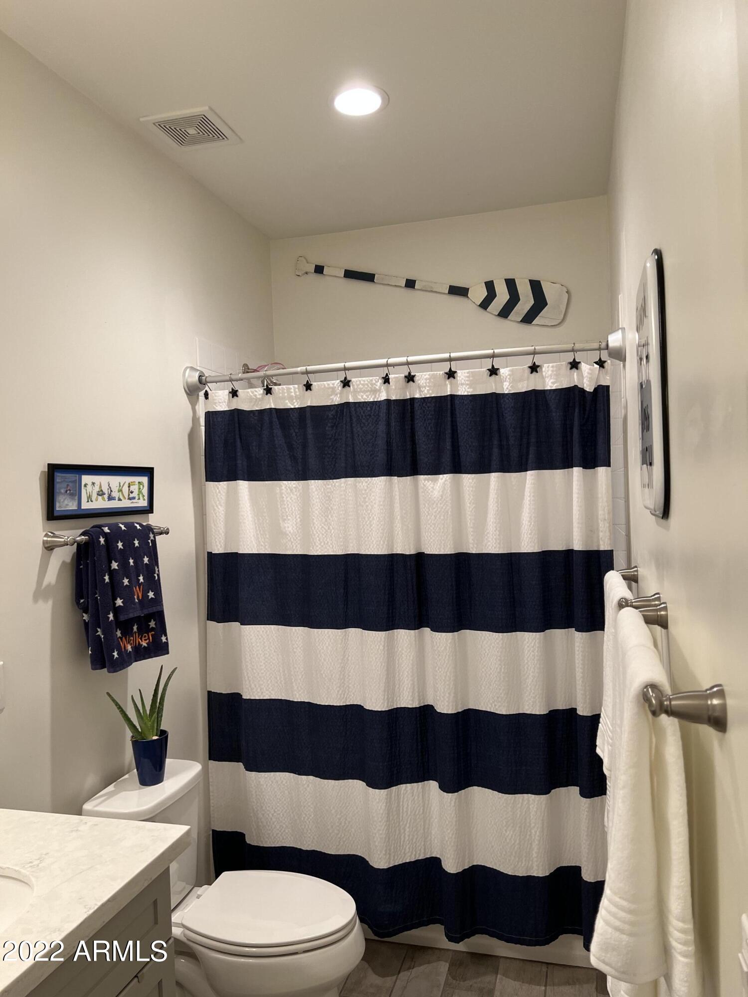 3030 North 38th Street, Unit 120 Phoenix, AZ 85018 - Photo 7 of 19 C64B1CD8-0BB2-4A00-956A-48A49633187B