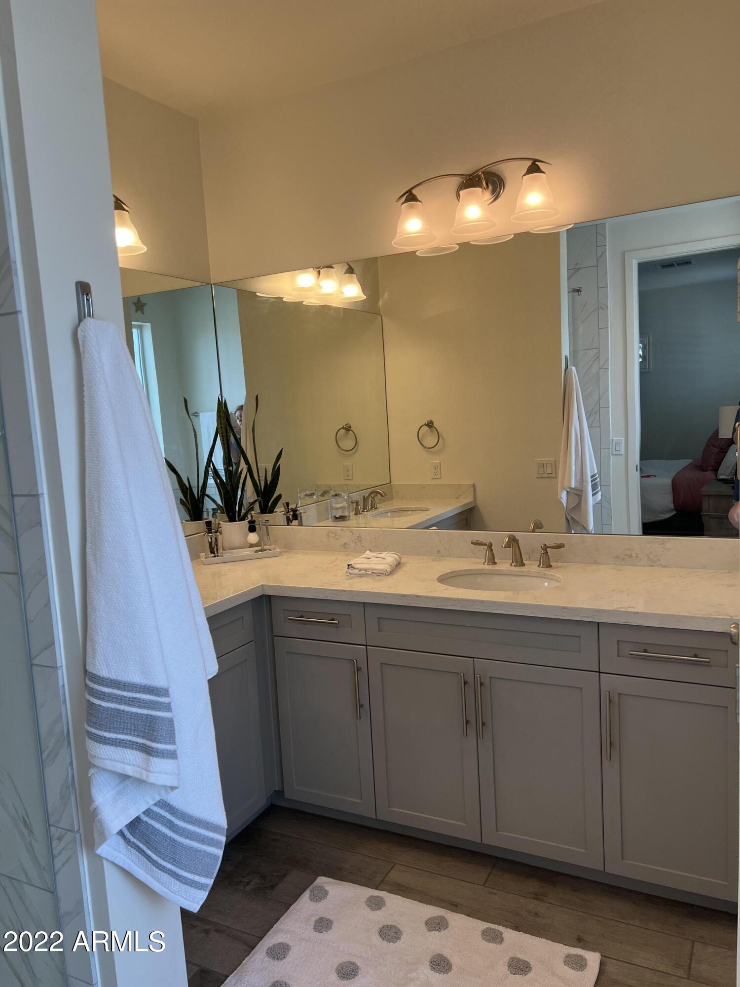 3030 North 38th Street, Unit 120 Phoenix, AZ 85018 - Photo 8 of 19 B33A87B0-FF93-4C44-ACD2-248F662AB4CA