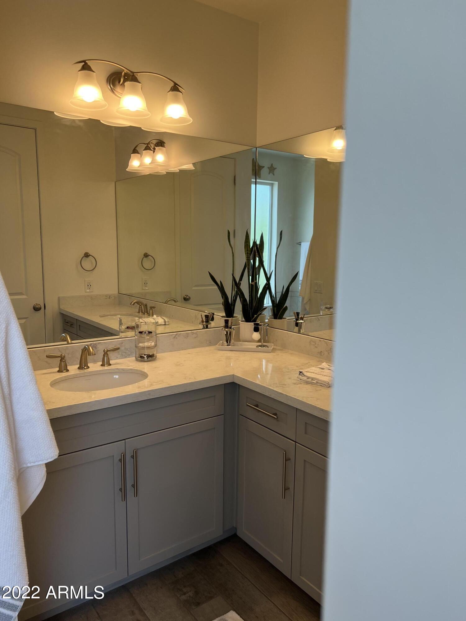 3030 North 38th Street, Unit 120 Phoenix, AZ 85018 - Photo 9 of 19 DF3B3738-A507-4F49-B67C-333E437B453E