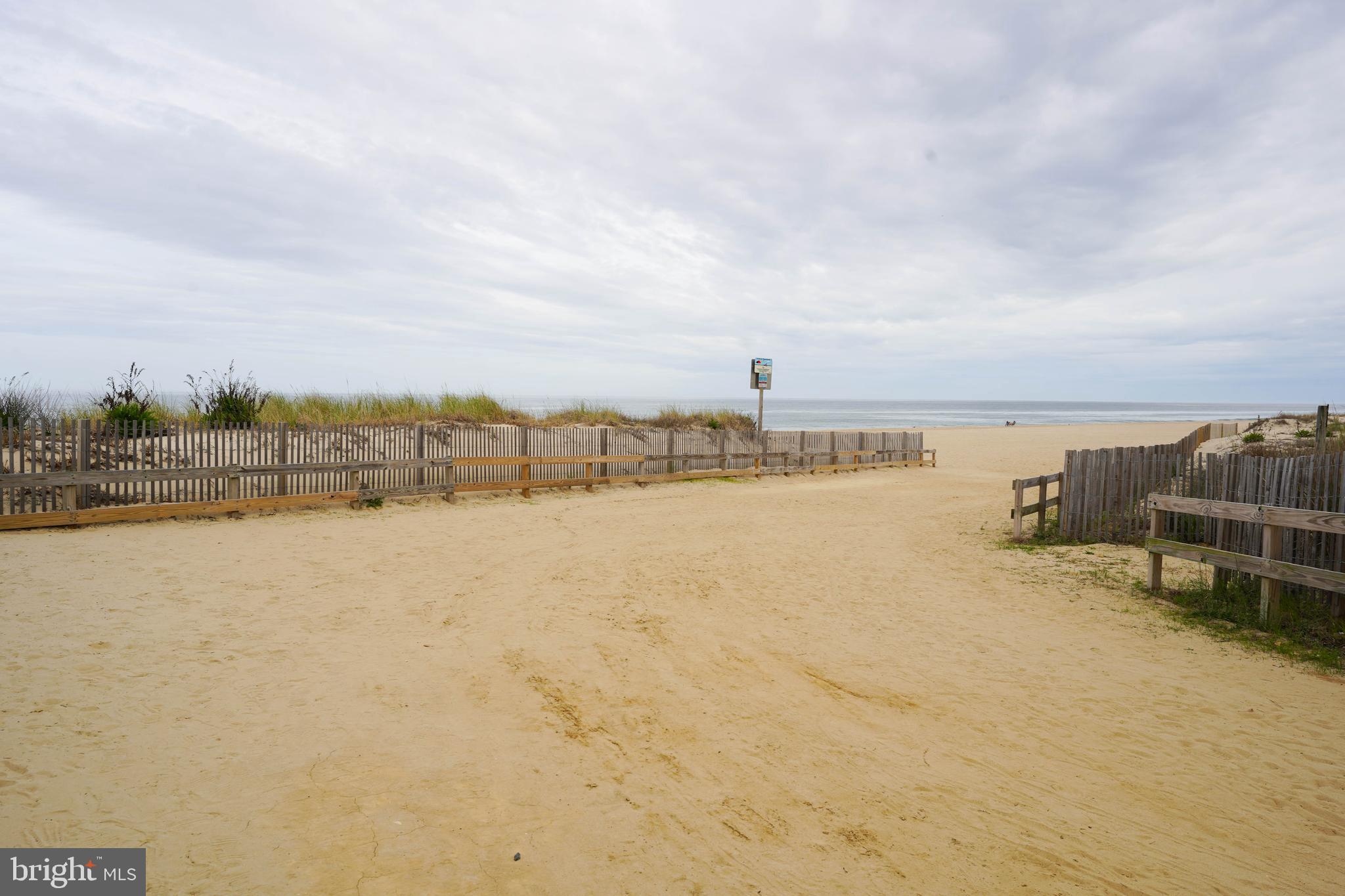 17 139th Street, Unit 101 Ocean City, MD 21842 - Photo 4 of 28 a view of an ocean