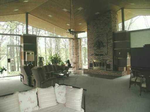 2960 Rigolette Road Pineville, LA 71360 - Photo 3 of 9