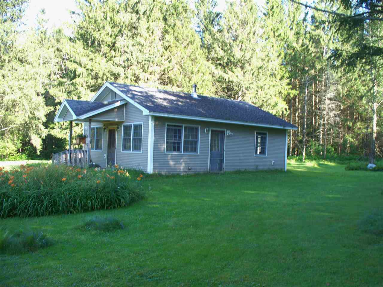 4380 East Bakersfield Road Bakersfield, VT 05450 - Photo 1 of 8 Gallery Image 1