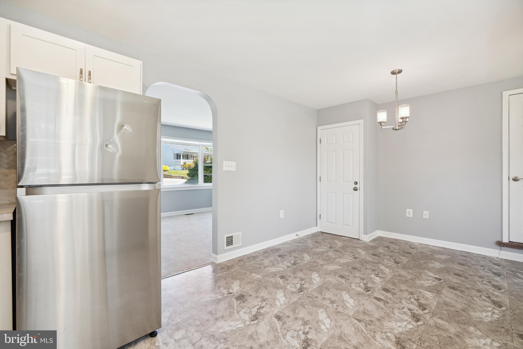 5502 Heatherwood Road Halethorpe, MD 21227 - Photo 8 of 27 Eat in kitchen