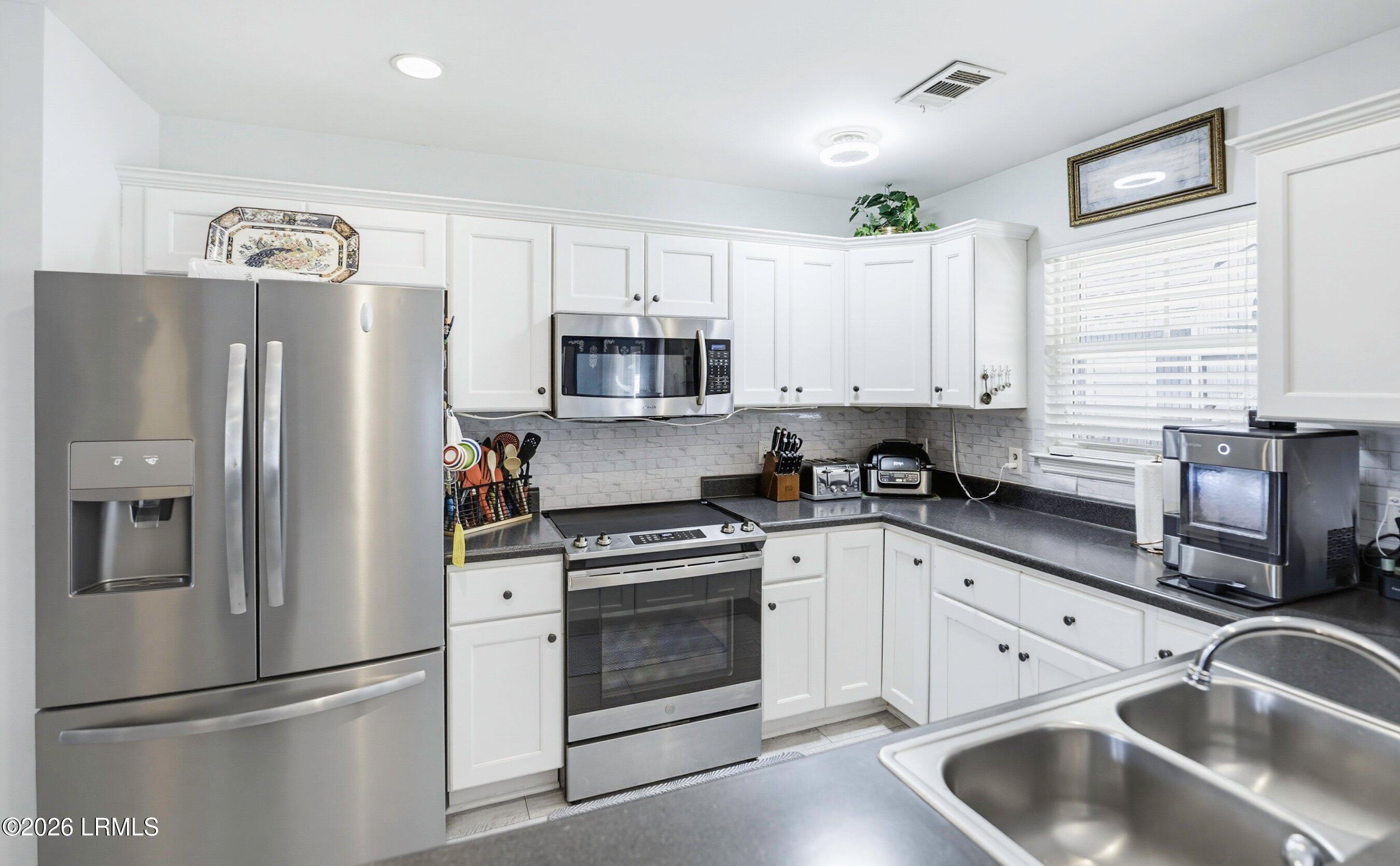 22 Applemint Lane Beaufort, SC 29906 - Photo 9 of 31 DSC00164.jpg-SMALL