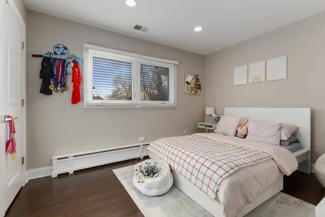 $749,900 | 950 West Hillside Street, Palatine, IL 60067