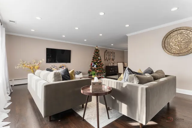 $749,900 | 950 West Hillside Street, Palatine, IL 60067