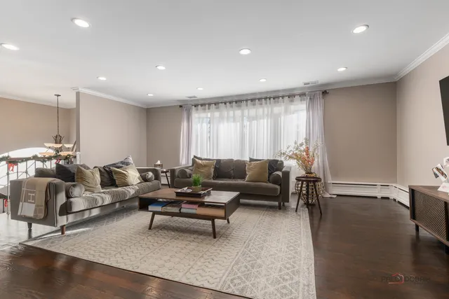 $749,900 | 950 West Hillside Street, Palatine, IL 60067