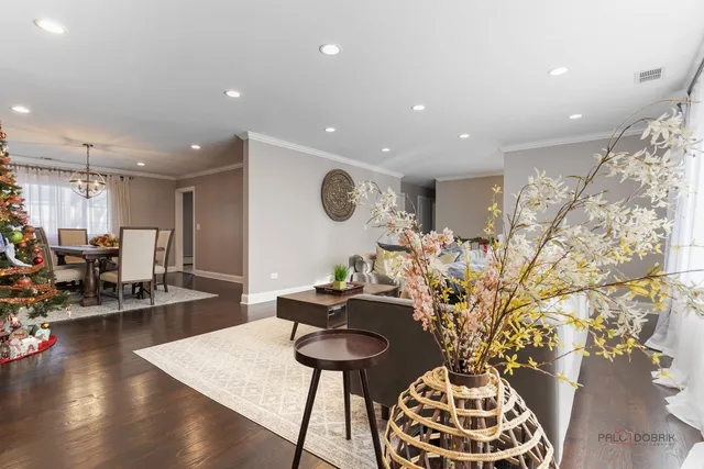 $749,900 | 950 West Hillside Street, Palatine, IL 60067