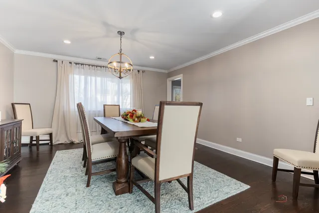 $749,900 | 950 West Hillside Street, Palatine, IL 60067