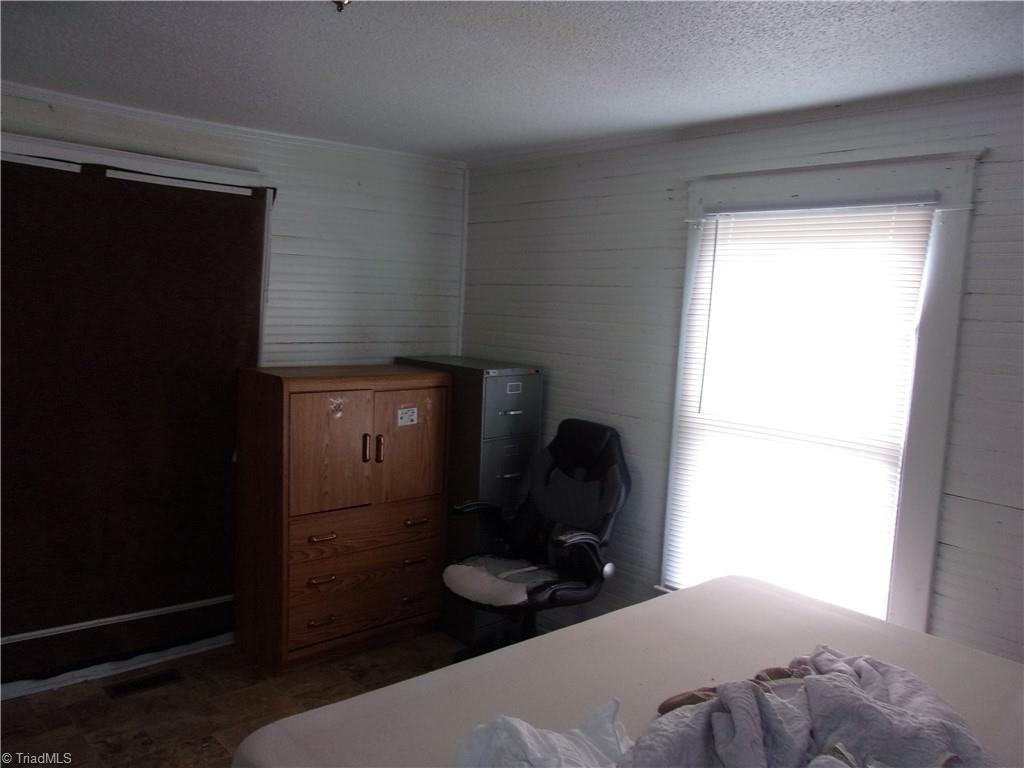 1205 East Fairfield Road High Point, NC 27263 - Photo 8 of 27 Gallery Image 8