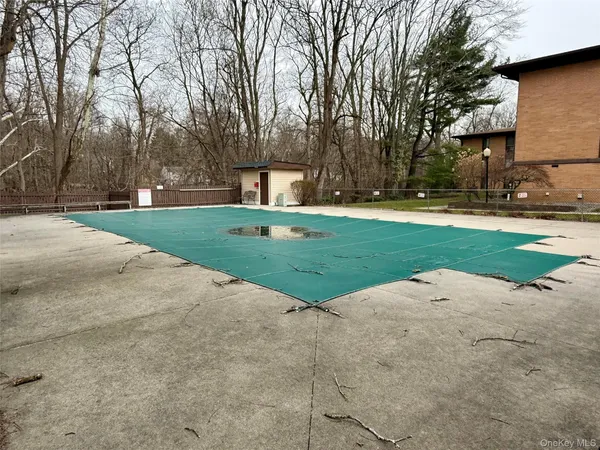 $190,000 | 10 Oakwood Terrace, Unit 88, New Windsor, NY 12553