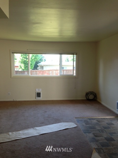 908 Ferndale Circle Northeast Renton, WA 98056 - Photo 2 of 13 Gallery Image 2