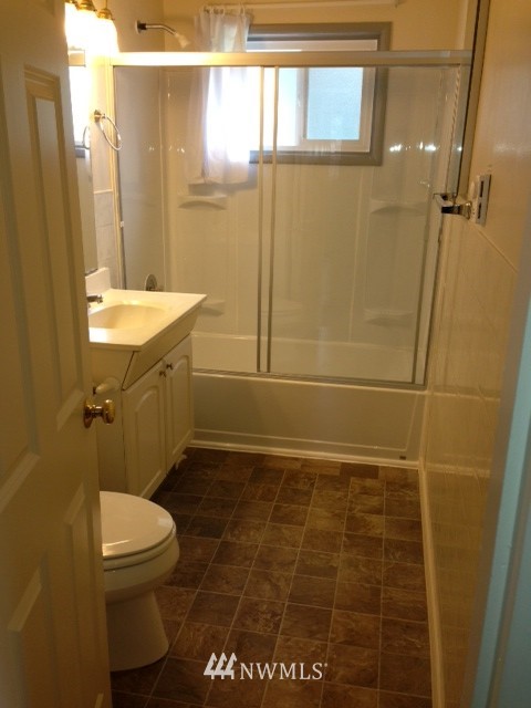 908 Ferndale Circle Northeast Renton, WA 98056 - Photo 11 of 13 Gallery Image 11