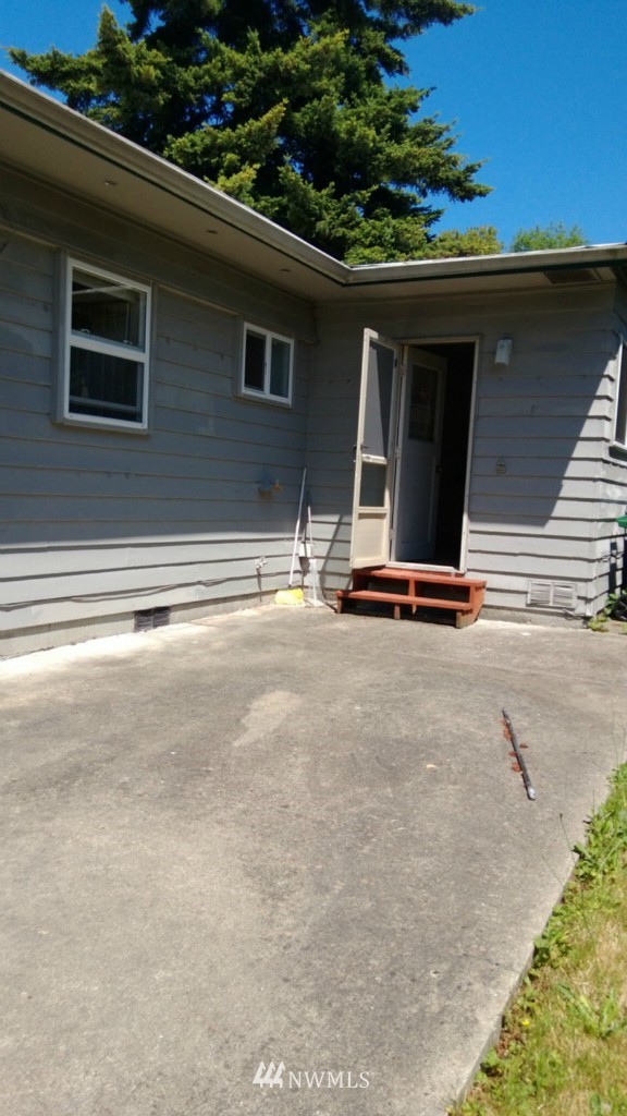 908 Ferndale Circle Northeast Renton, WA 98056 - Photo 13 of 13 Gallery Image 13