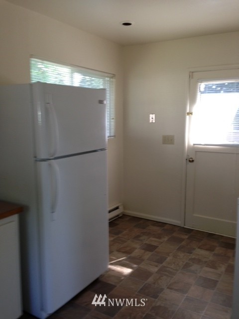 908 Ferndale Circle Northeast Renton, WA 98056 - Photo 7 of 13 Gallery Image 7