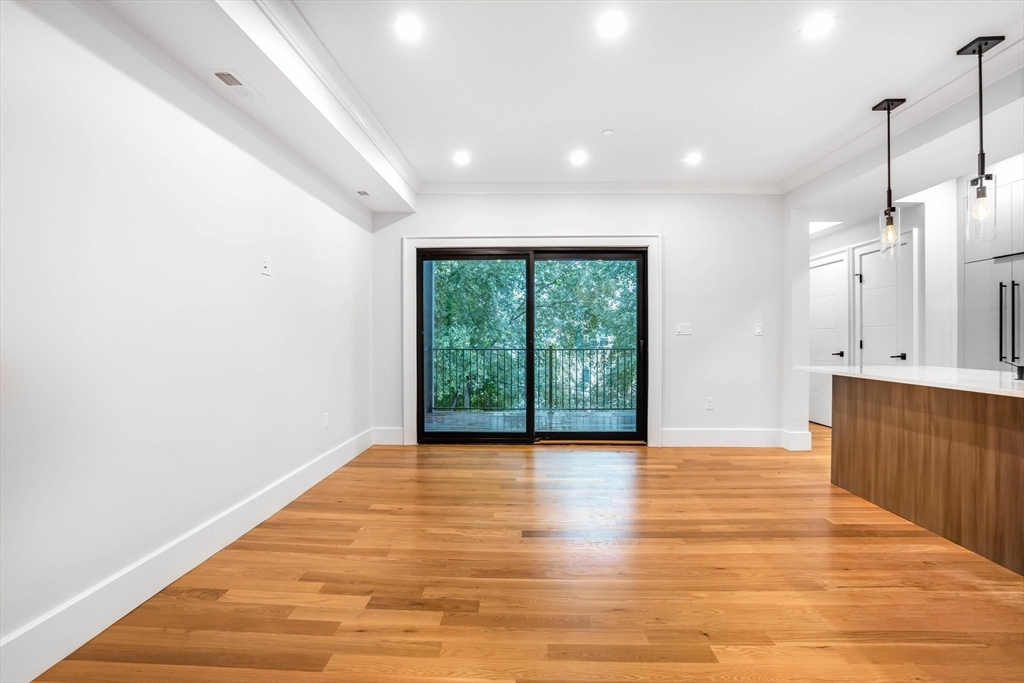 31 Mercer Street, Unit 2 Boston, MA 02127 - Photo 3 of 24