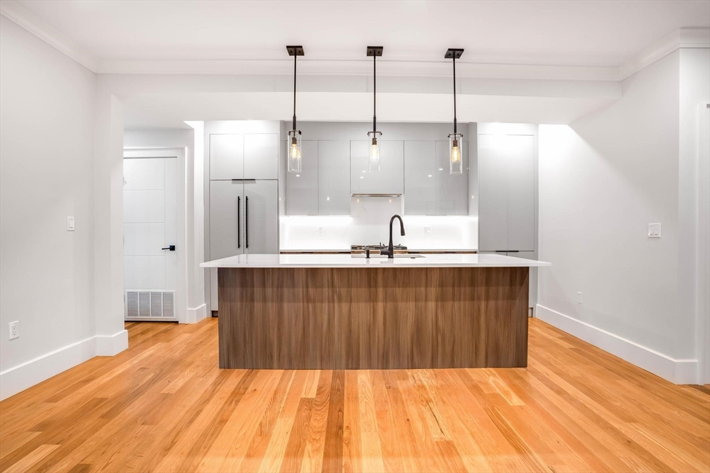 31 Mercer Street, Unit 2 Boston, MA 02127 - Photo 4 of 24