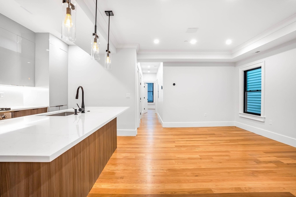 31 Mercer Street, Unit 2 Boston, MA 02127 - Photo 8 of 24