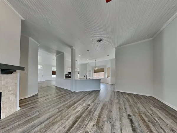 $2,350 | 7513 Silverthorn Drive, Rowlett, TX 75089