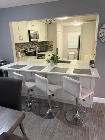 $3,500 | 330 Lakeside Court, Unit 206, Sunrise, FL 33326