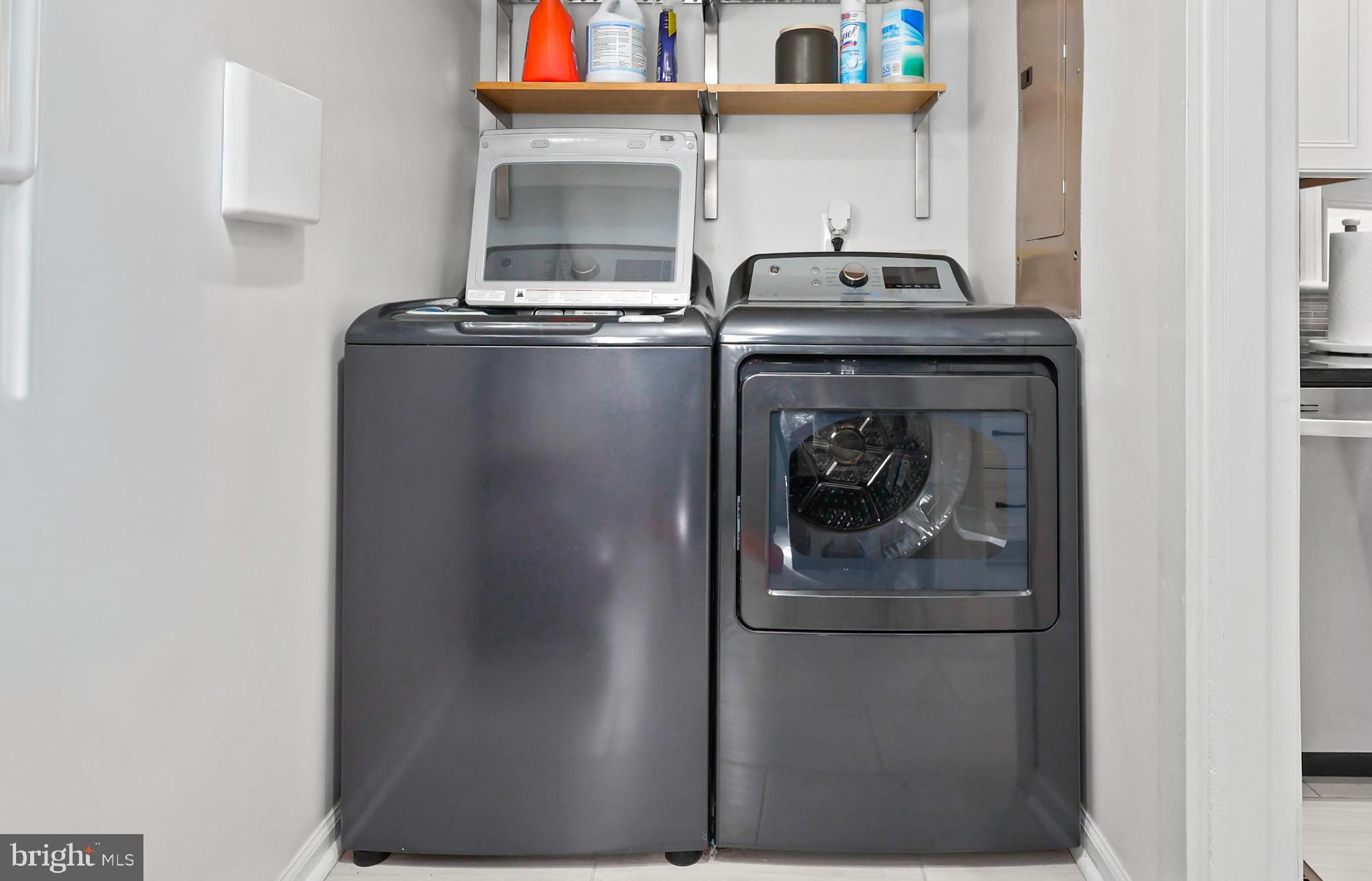 9106 Battle Street Manassas, VA 20110 - Photo 25 of 50 a close view of a stove top oven and dryer