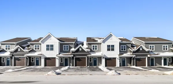 $299,900 | 1675 Reigle Drive, Unit #6, Kewaskum, WI 53040