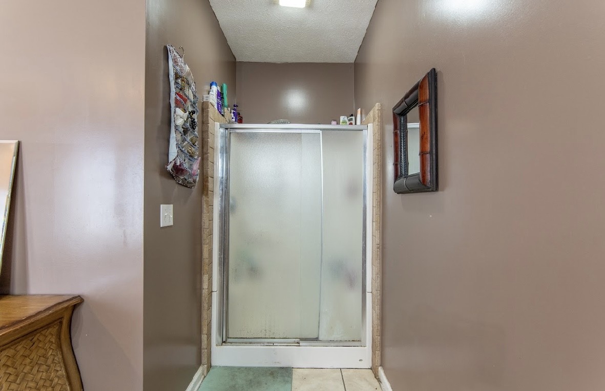 22 Ray Road Lawrenceburg, TN 38464 - Photo 28 of 72 a view of a hallway with entryway