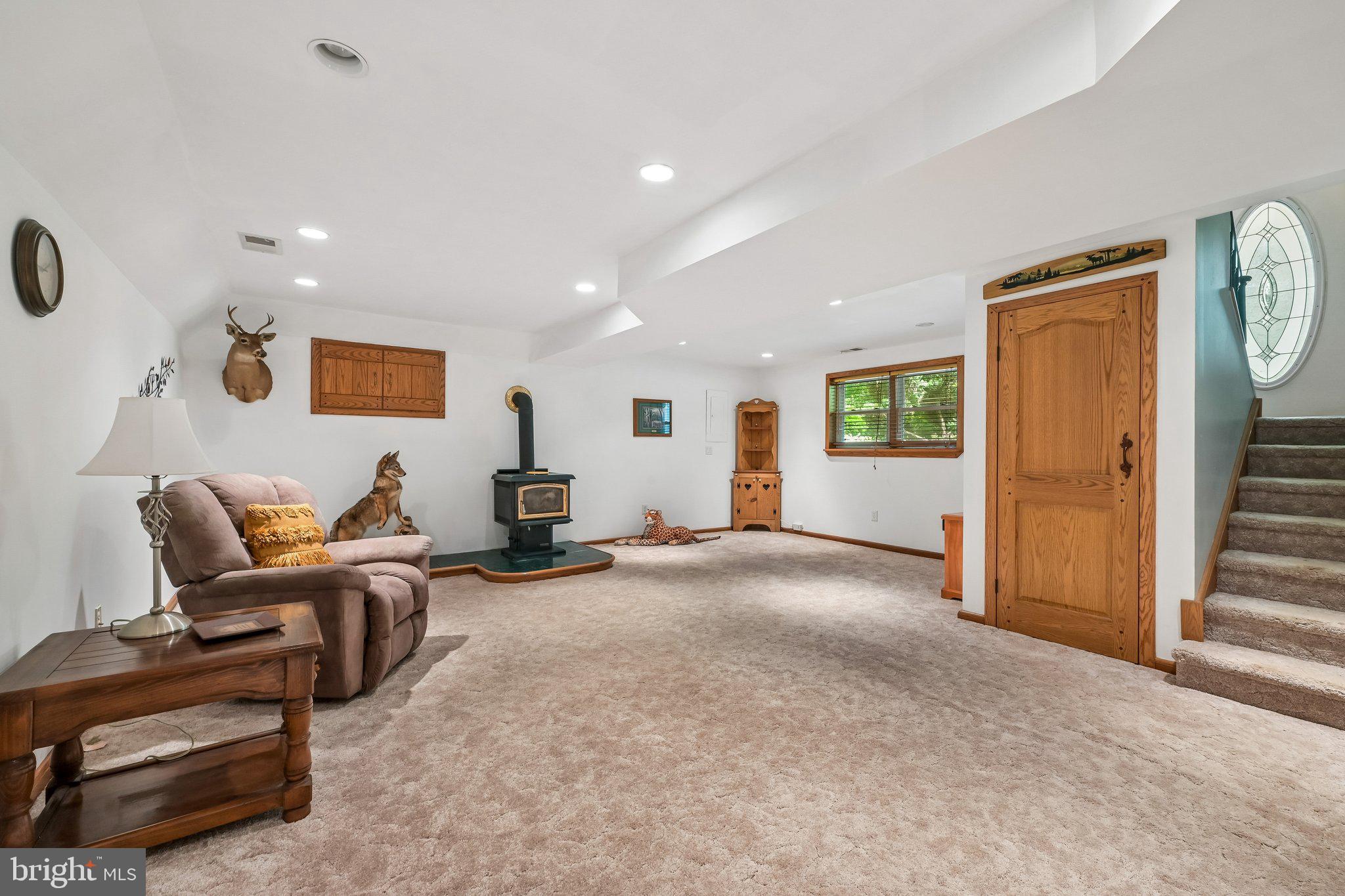 27 Fripps Road Sicklerville, NJ 08081 - Photo 21 of 26 Family room