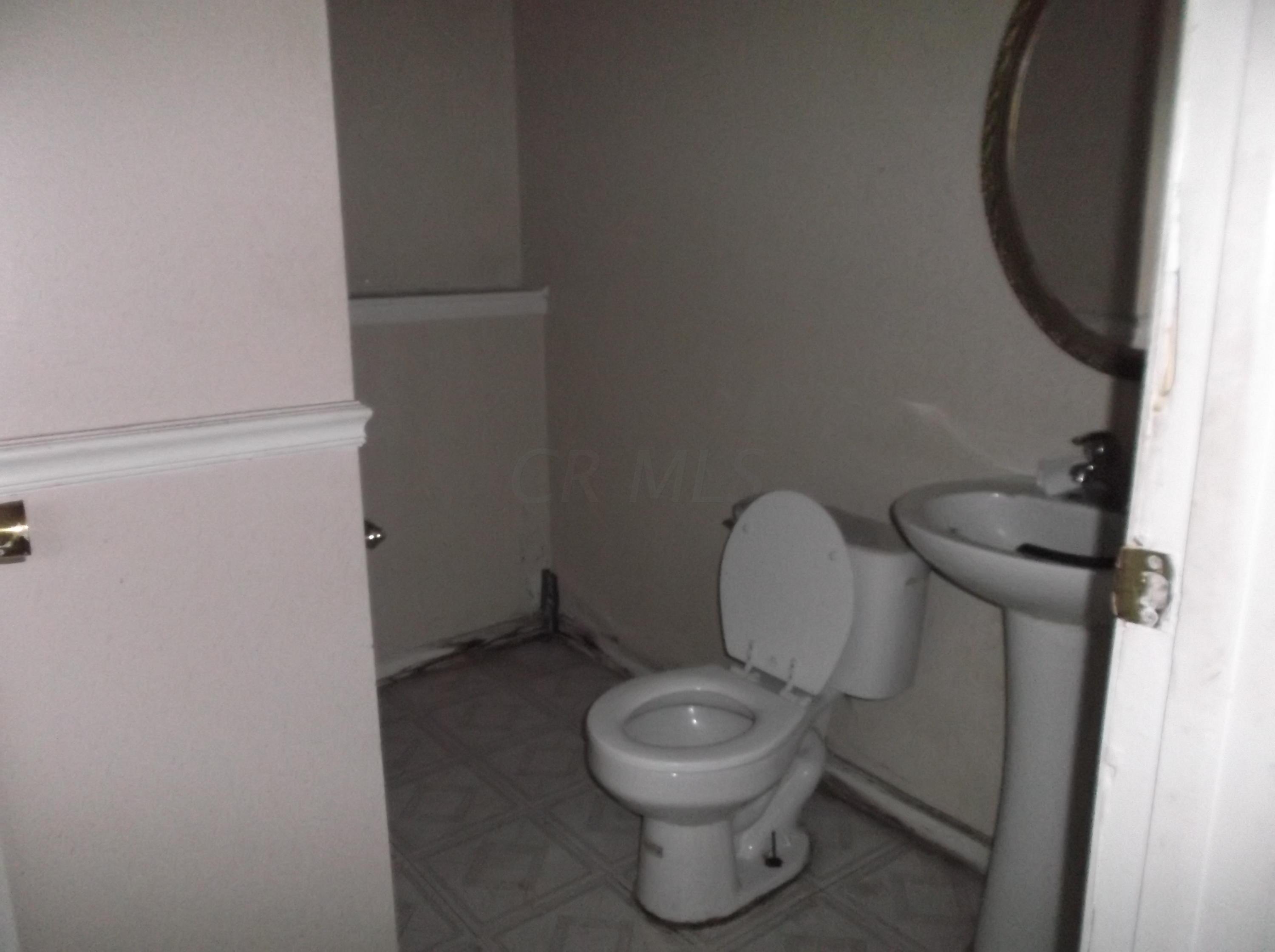 4014 Clabber Road Columbus, OH 43207 - Photo 10 of 13 Gallery Image 10