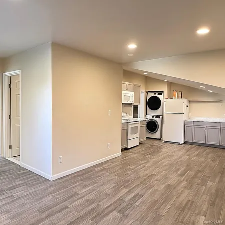 $2,600 | 11 Webster Avenue, Unit 2, Goshen, NY 10924