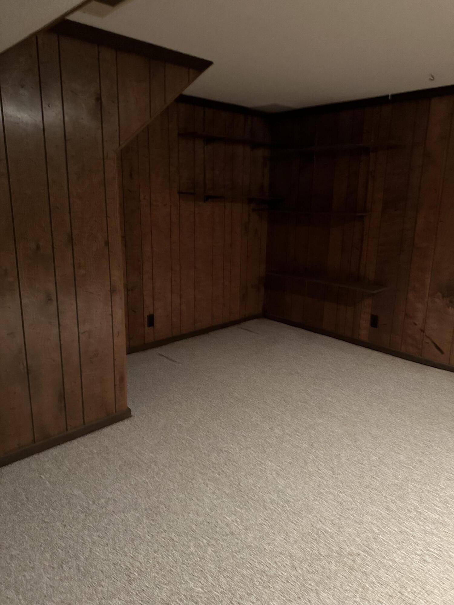 6390 Territorial Road Benton Harbor, MI 49022 - Photo 8 of 20 IMG_1497