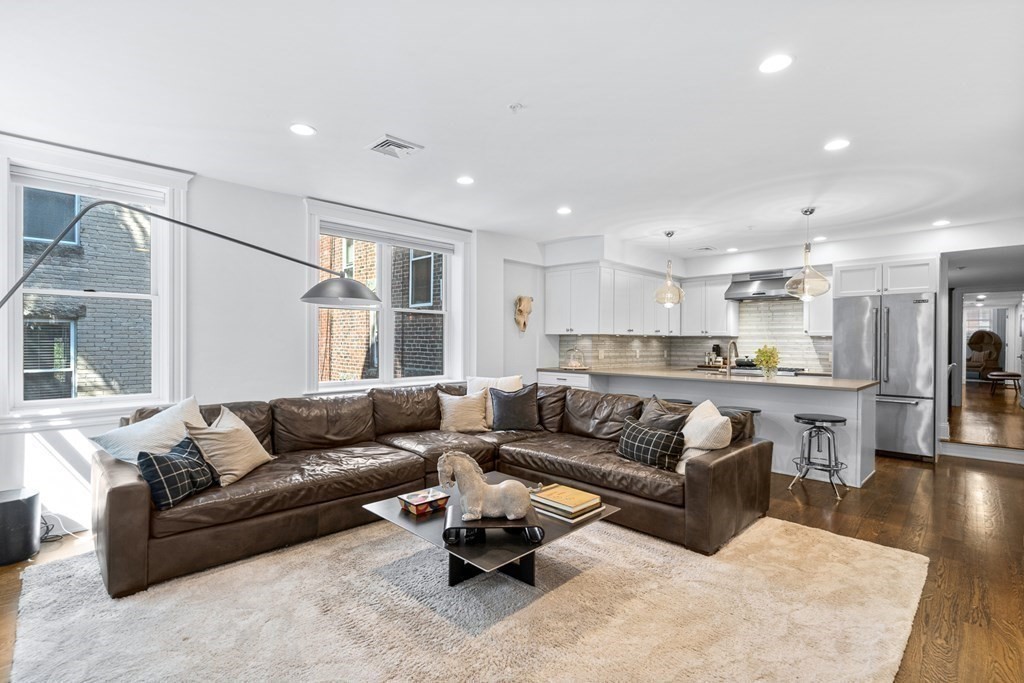 290 North Street, Unit 2 Boston, MA 02113 - Photo 3 of 22