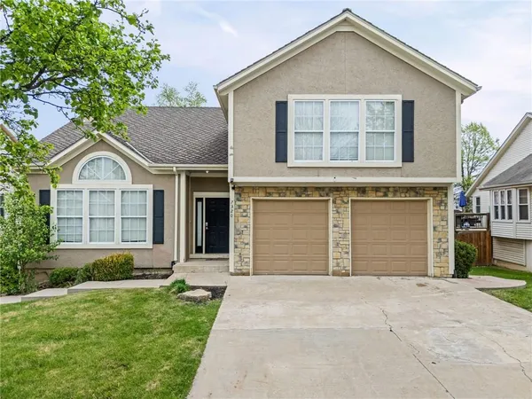 $460,000 | 7320 Northwest 85th Terrace, Kansas City, MO 64153